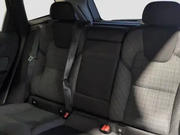 VOLVO XC60 B4 AWD Diesel Core AHK Kamera Lenkradhzg