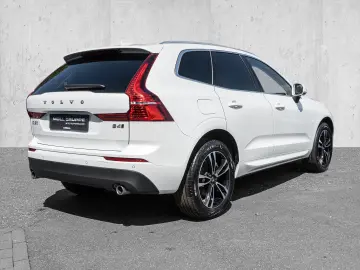 VOLVO XC60 B4 AWD Momentum Pro Harman Kardon 360Grad