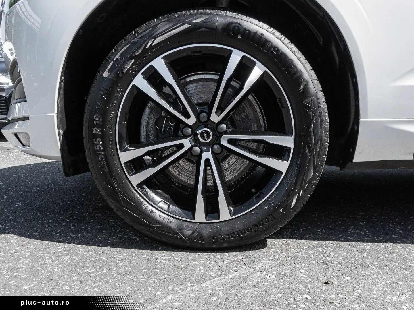 VOLVO XC60 B4 AWD Momentum Pro Harman Kardon 360Grad