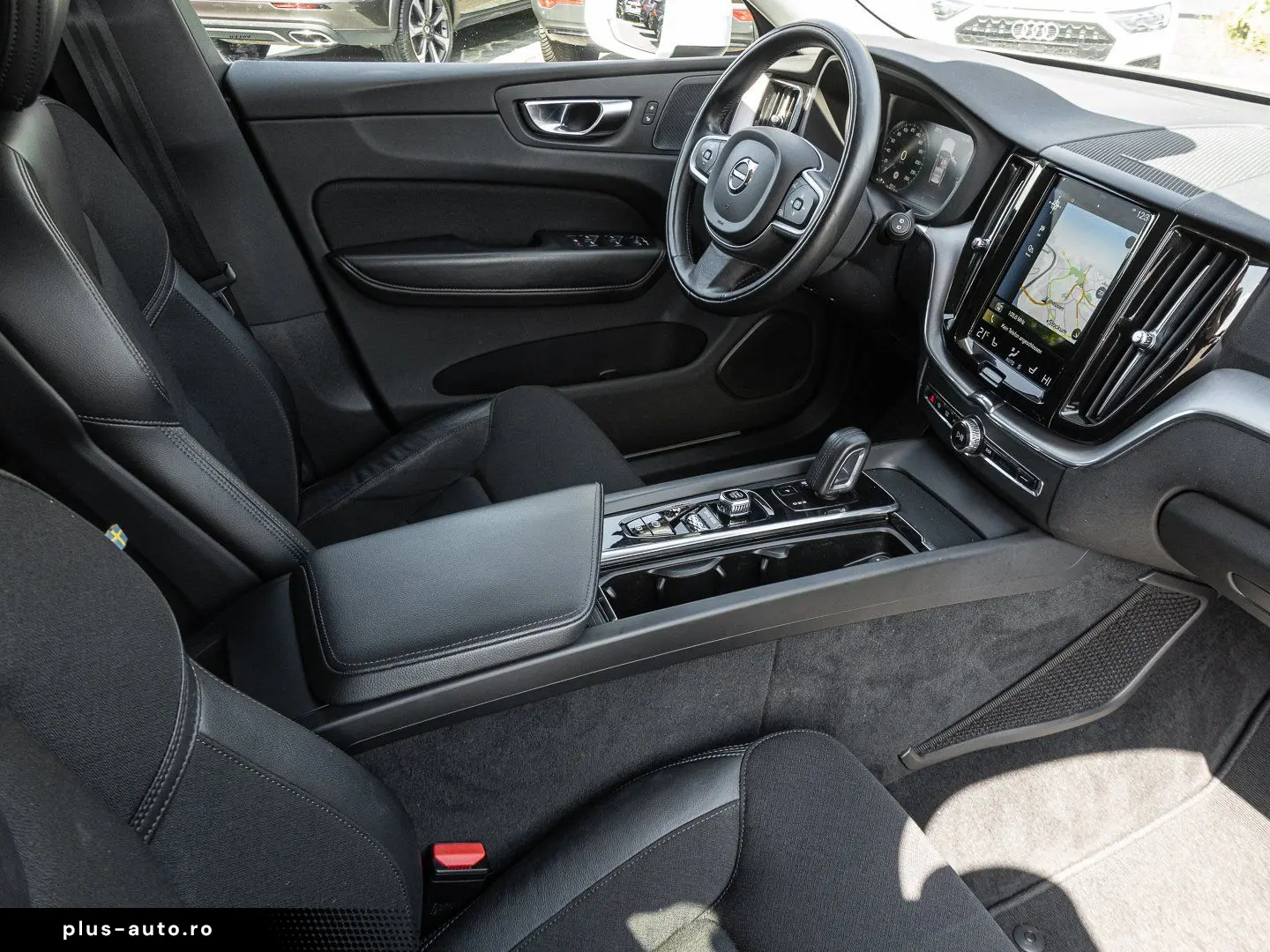VOLVO XC60 B4 AWD Momentum Pro Harman Kardon 360Grad