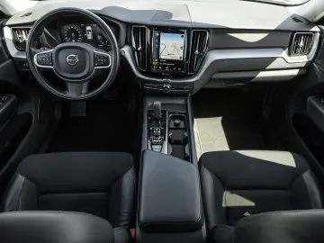 VOLVO XC60 B4 AWD Momentum Pro Harman Kardon 360Grad