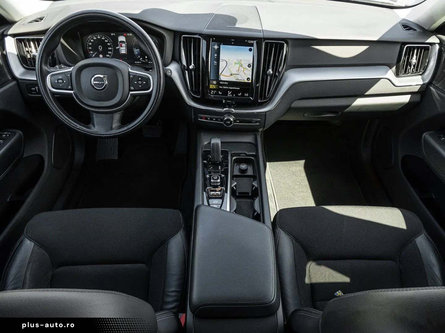 VOLVO XC60 B4 AWD Momentum Pro Harman Kardon 360Grad