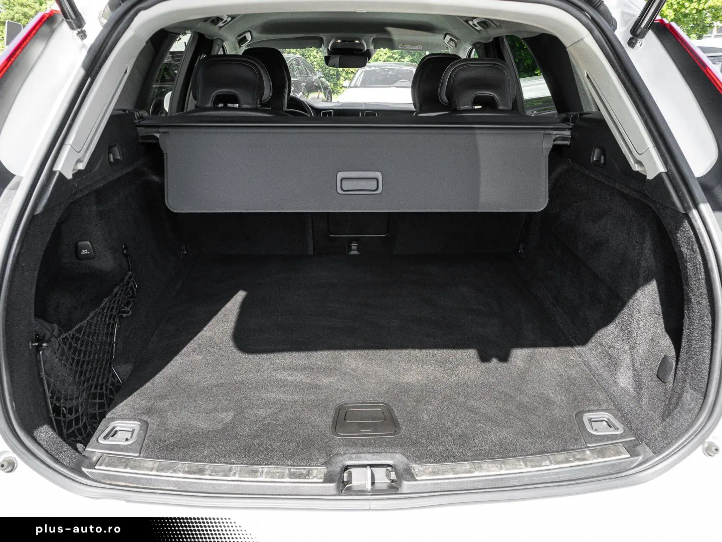 VOLVO XC60 B4 AWD Momentum Pro Harman Kardon 360Grad
