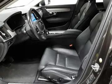 VOLVO V90 Cross Country B4 D AWD Pro PANO AHK