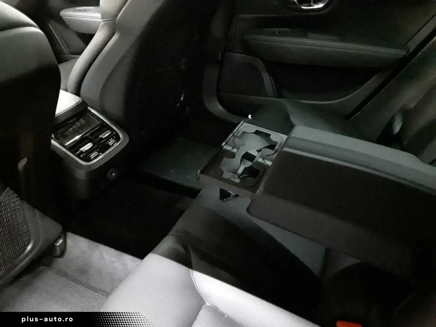 VOLVO V90 Cross Country B4 D AWD Pro PANO AHK