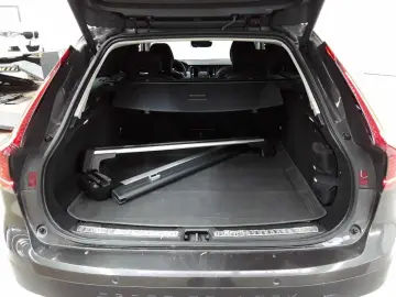 VOLVO V90 Cross Country B4 D AWD Pro PANO AHK