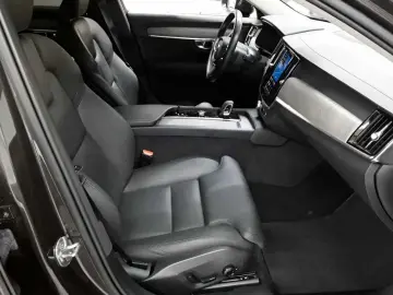 VOLVO V90 Cross Country B4 D AWD Pro PANO AHK