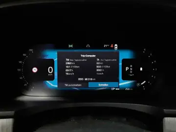 VOLVO V90 Cross Country B4 D AWD Pro PANO AHK