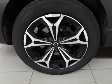 VOLVO V90 Cross Country B4 D AWD Pro PANO AHK