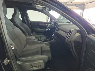 VOLVO XC40 B4 Ultimate Dark AWD ACC BLIS AHK 360  LED