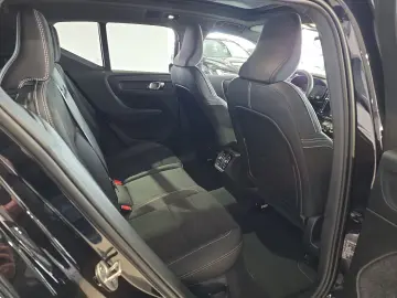 VOLVO XC40 B4 Ultimate Dark AWD ACC BLIS AHK 360  LED