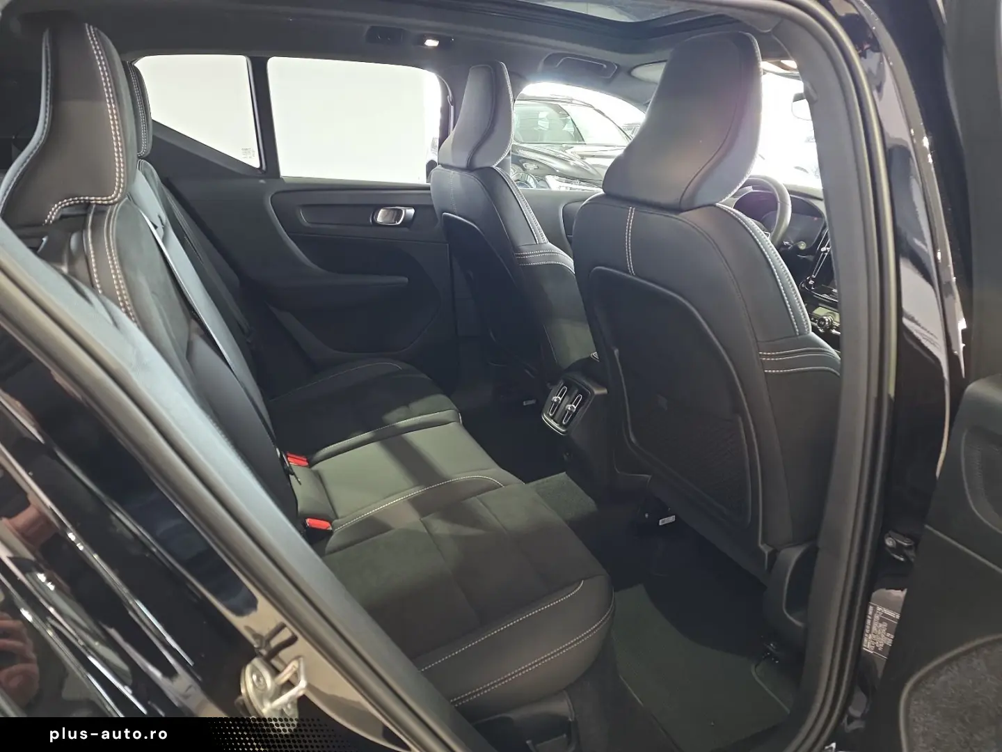 VOLVO XC40 B4 Ultimate Dark AWD ACC BLIS AHK 360  LED