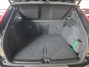 VOLVO XC40 B4 Ultimate Dark AWD ACC BLIS AHK 360  LED