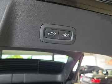 VOLVO XC40 B4 Ultimate Dark AWD ACC BLIS AHK 360  LED