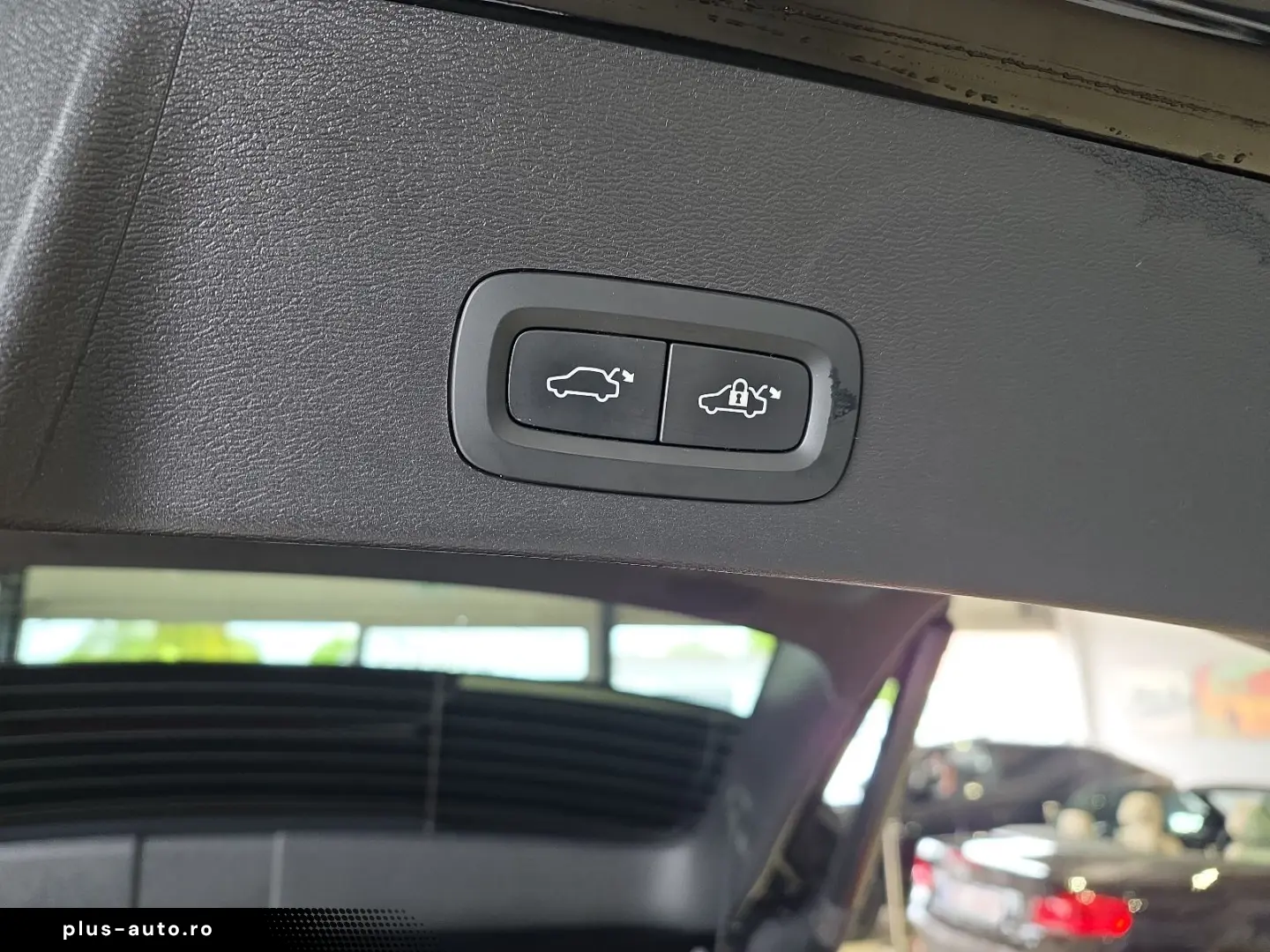 VOLVO XC40 B4 Ultimate Dark AWD ACC BLIS AHK 360  LED