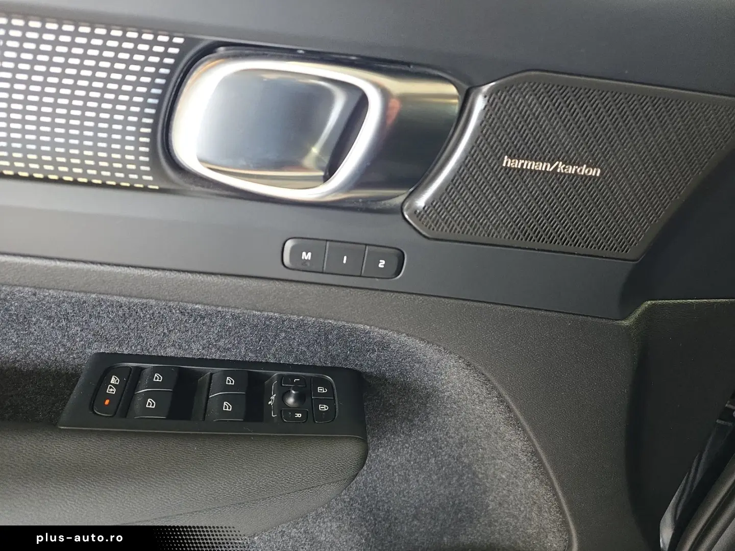 VOLVO XC40 B4 Ultimate Dark AWD ACC BLIS AHK 360  LED