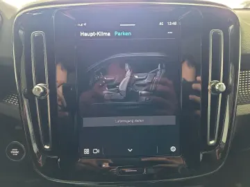 VOLVO XC40 B4 Ultimate Dark AWD ACC BLIS AHK 360  LED