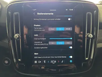 VOLVO XC40 B4 Ultimate Dark AWD ACC BLIS AHK 360  LED
