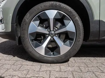 VOLVO XC40 Ultimate Dark AWD AHK Leder Digitales Cockp