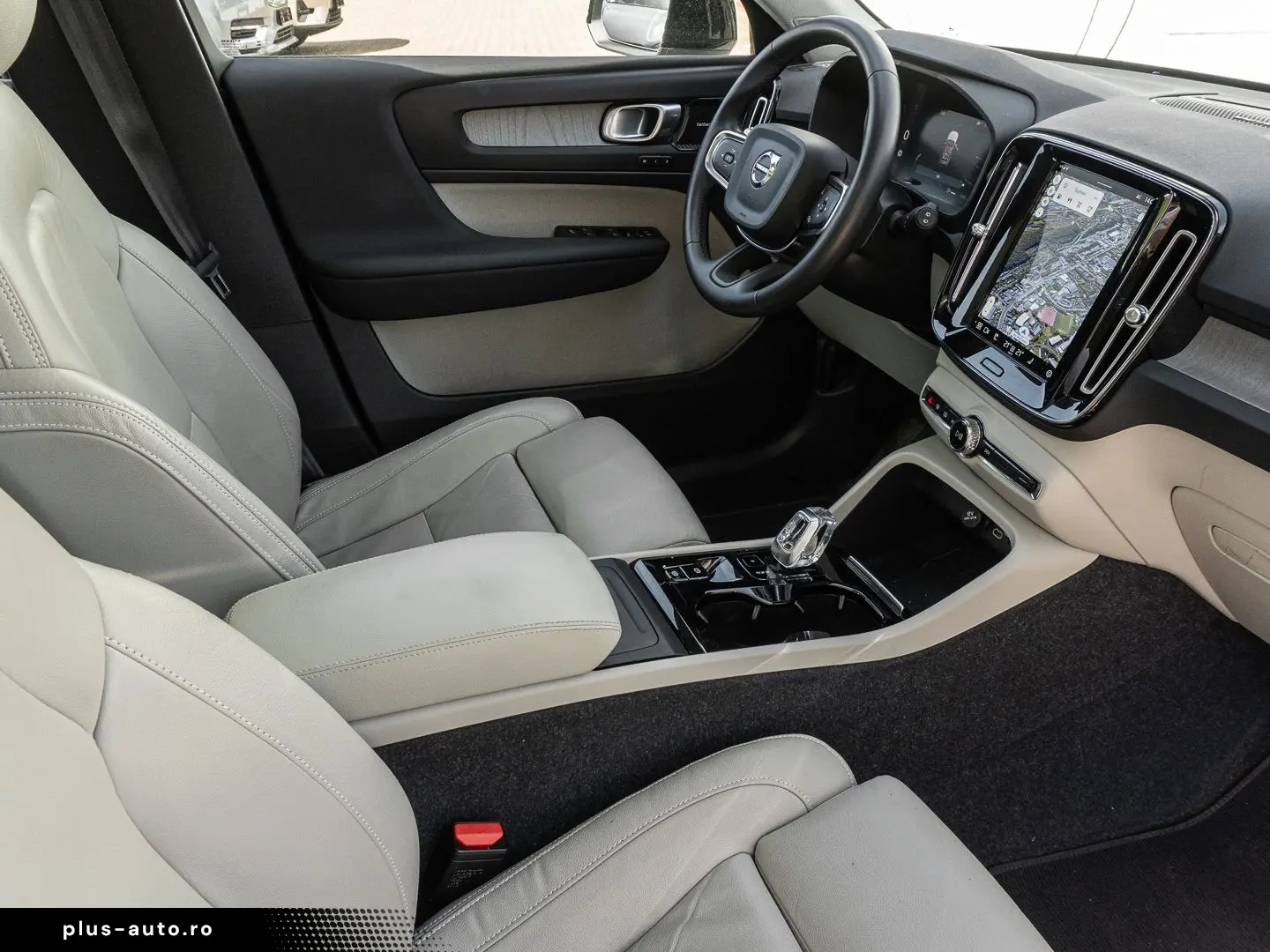 VOLVO XC40 Ultimate Dark AWD AHK Leder Digitales Cockp