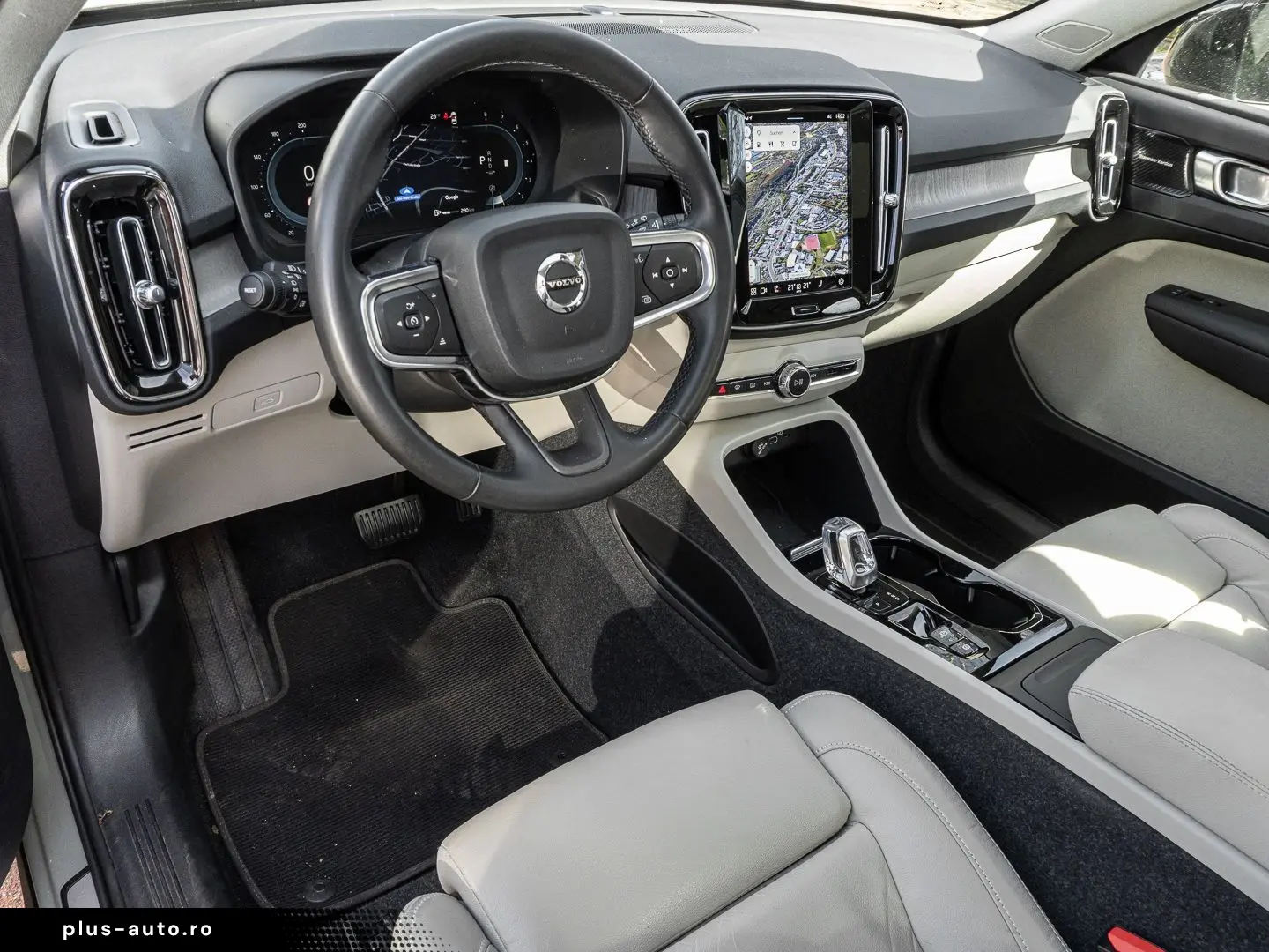 VOLVO XC40 Ultimate Dark AWD AHK Leder Digitales Cockp