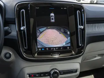 VOLVO XC40 Ultimate Dark AWD AHK Leder Digitales Cockp