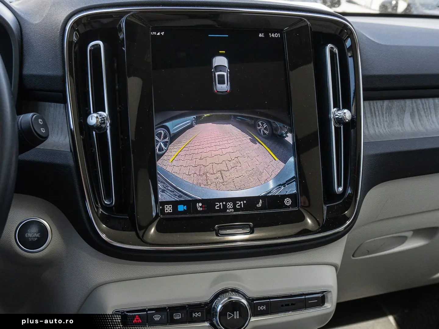 VOLVO XC40 Ultimate Dark AWD AHK Leder Digitales Cockp