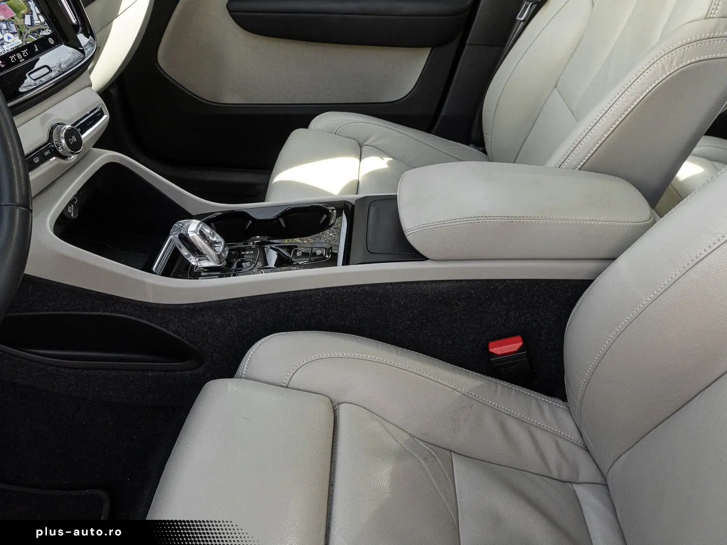VOLVO XC40 Ultimate Dark AWD AHK Leder Digitales Cockp