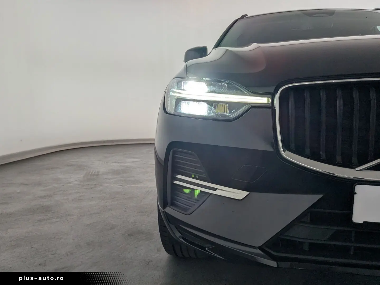 VOLVO XC 60 B4 AWD Core LED NAVI ACC RFK