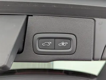 VOLVO XC 60 B4 AWD Core LED NAVI ACC RFK
