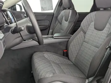 VOLVO XC 60 B4 AWD Core LED NAVI ACC RFK