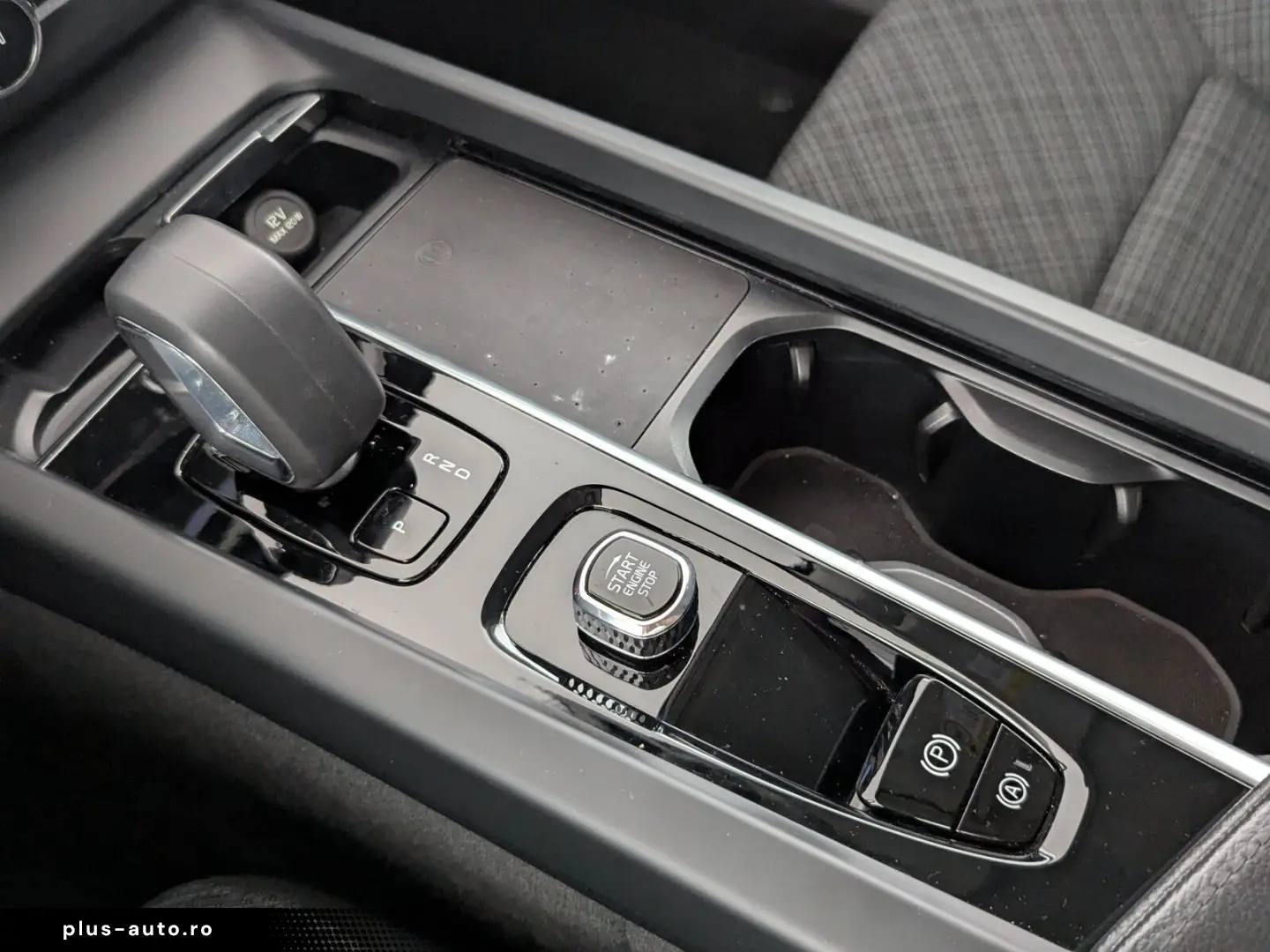 VOLVO XC 60 B4 AWD Core LED NAVI ACC RFK