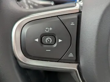 VOLVO XC 60 B4 AWD Core LED NAVI ACC RFK