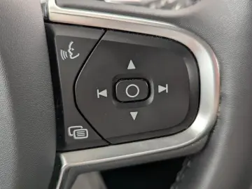 VOLVO XC 60 B4 AWD Core LED NAVI ACC RFK