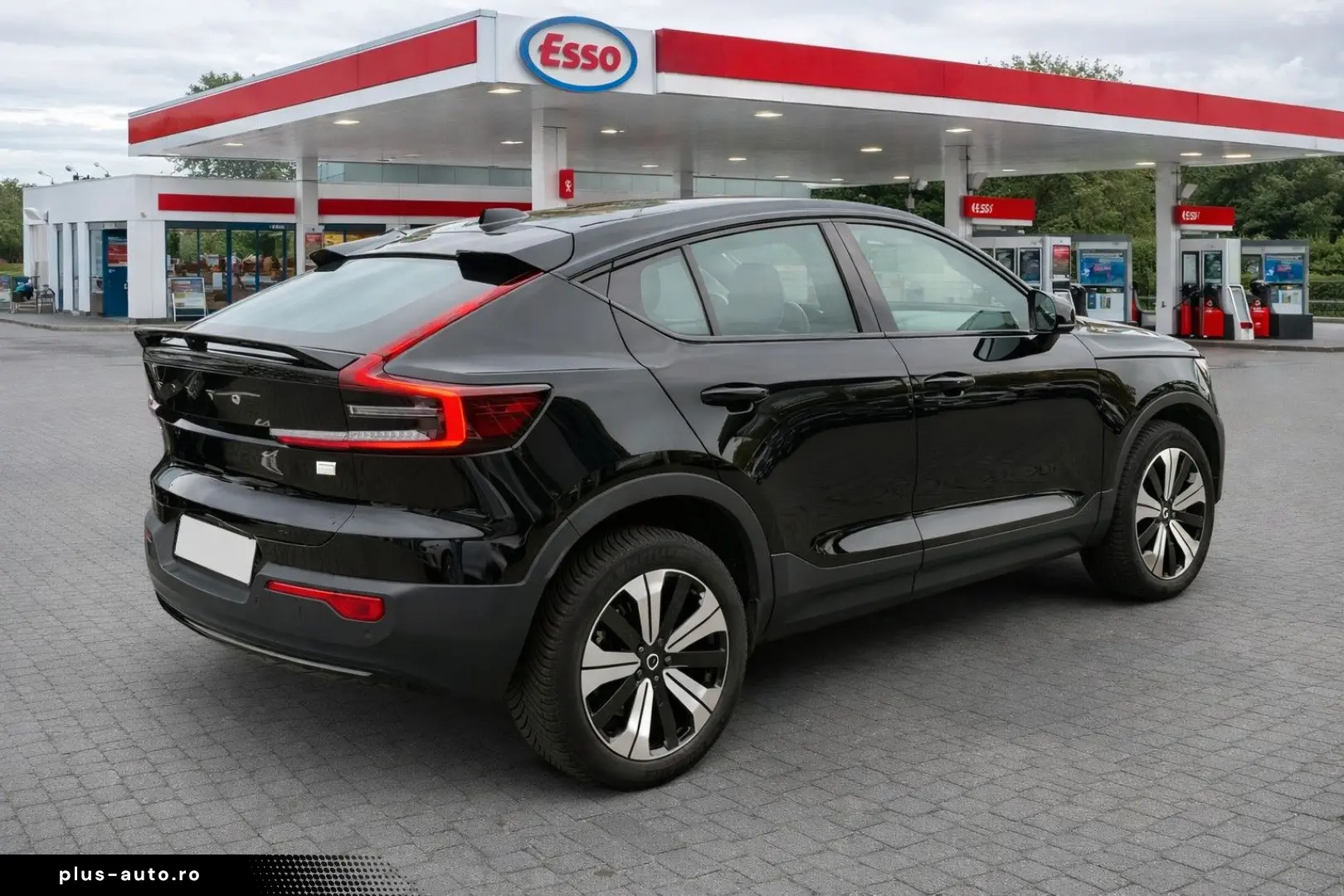 VOLVO C40