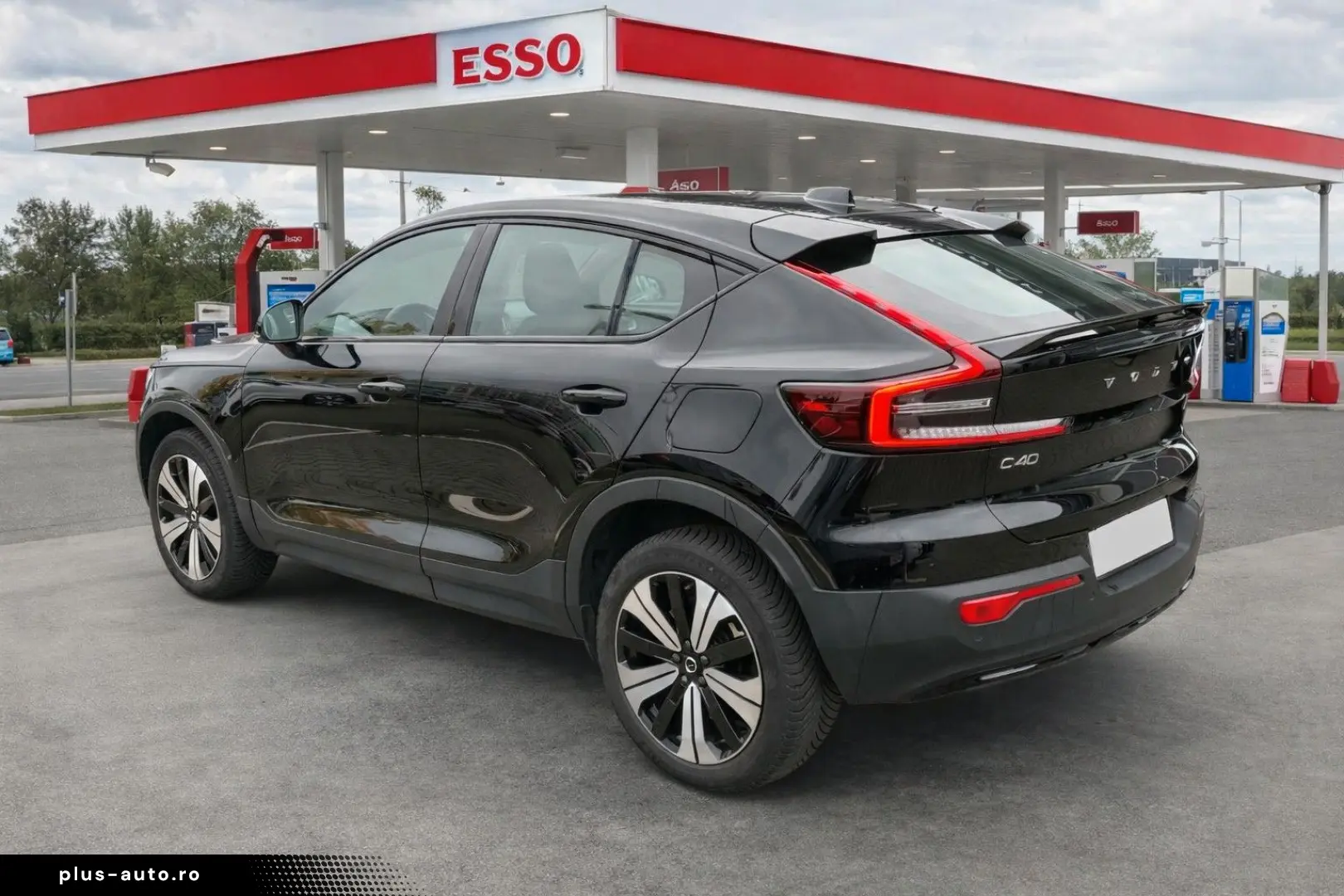 VOLVO C40
