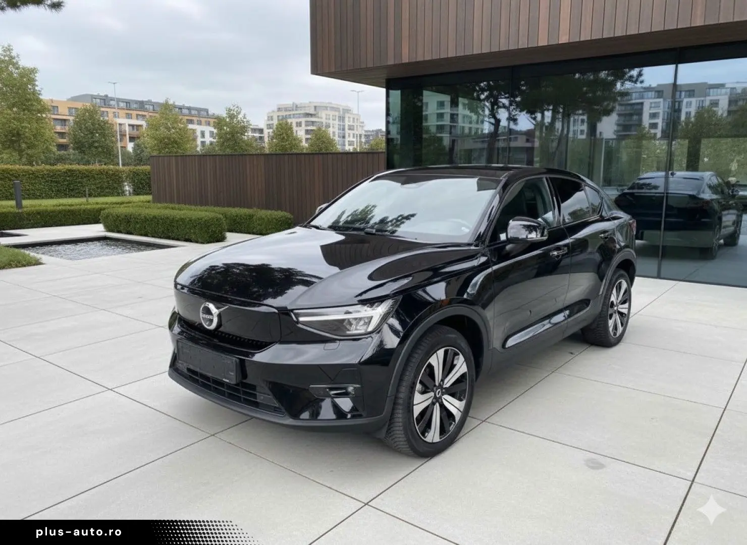 VOLVO C40