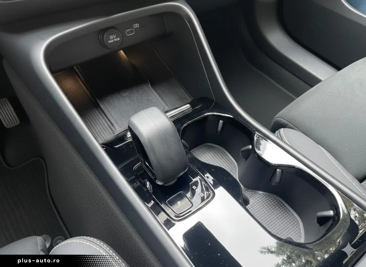 VOLVO C40