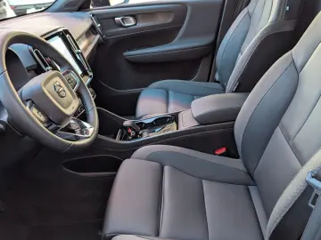 VOLVO C40