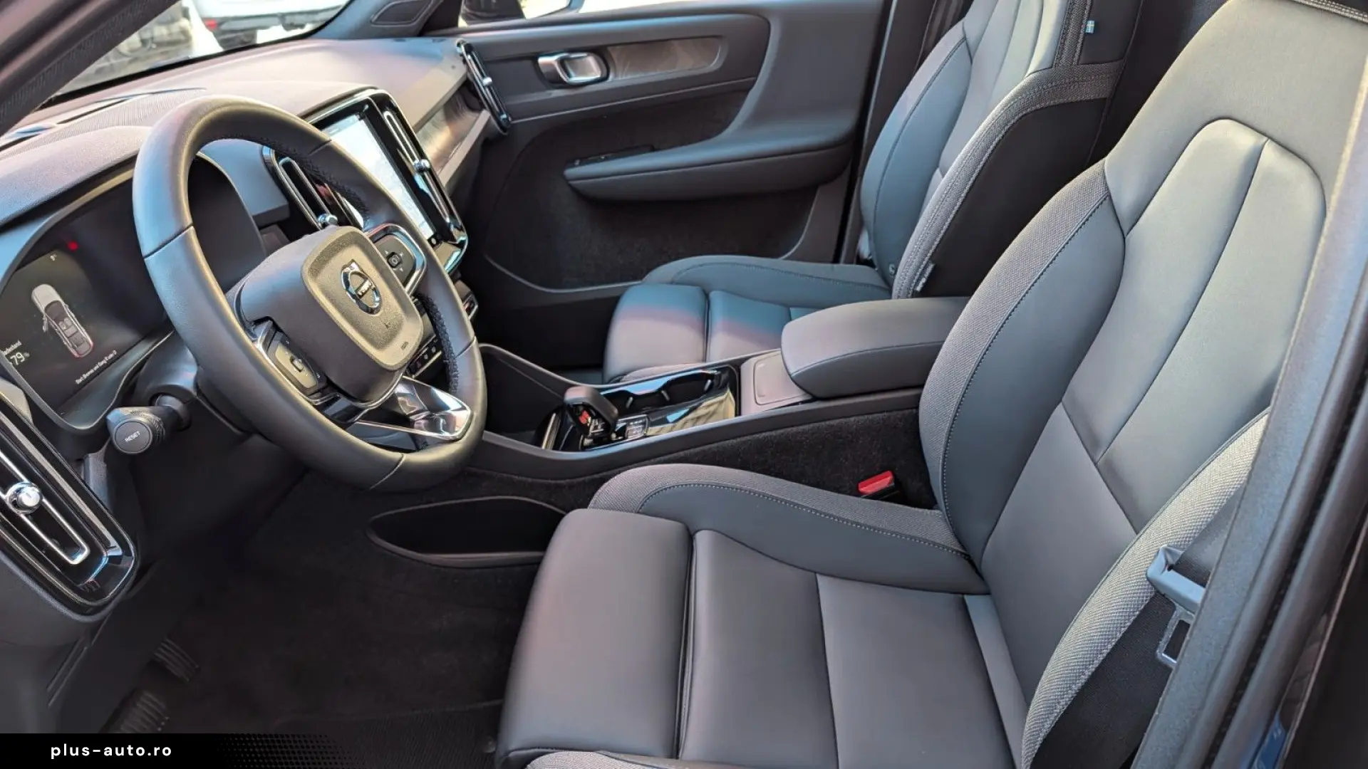 VOLVO C40