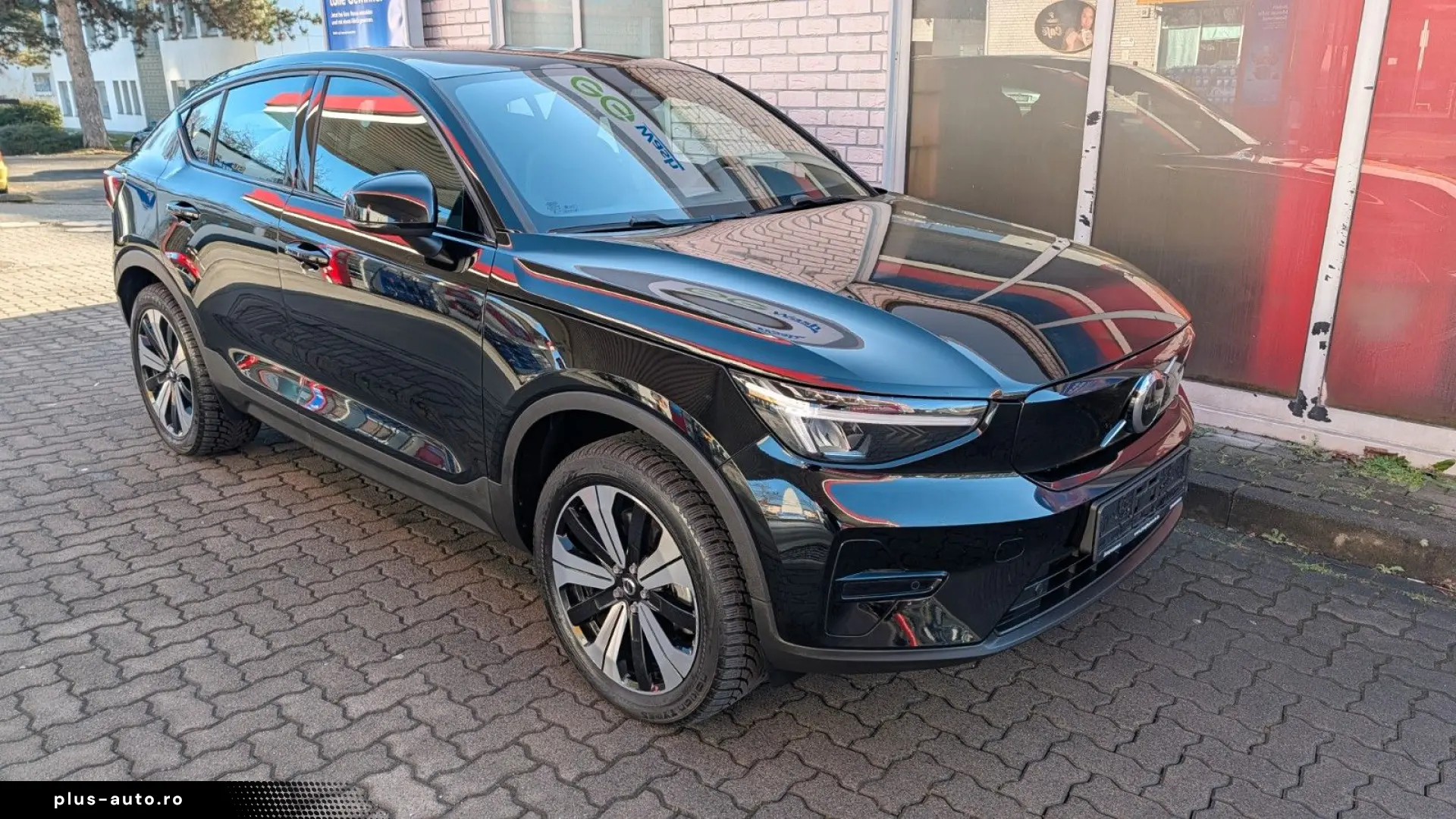 VOLVO C40