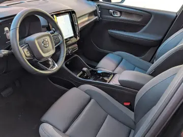 VOLVO C40