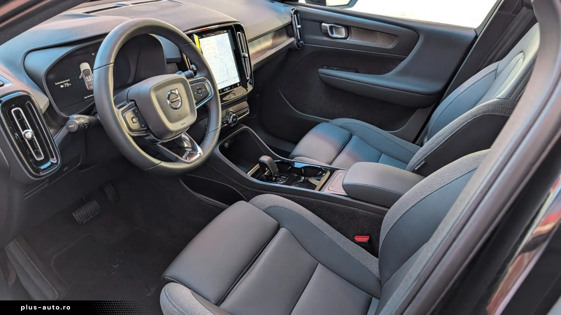 VOLVO C40