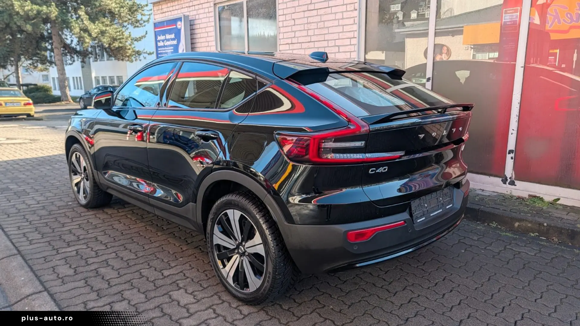 VOLVO C40
