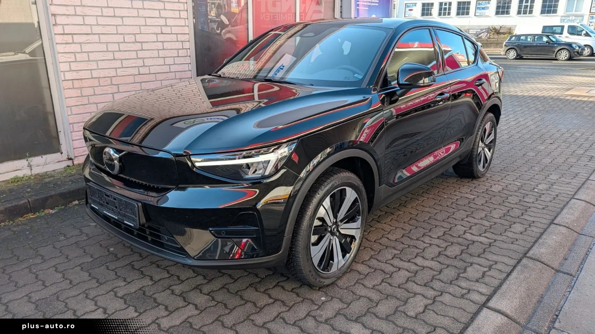 VOLVO C40