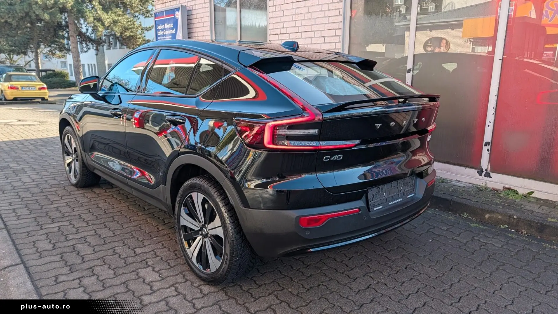 VOLVO C40