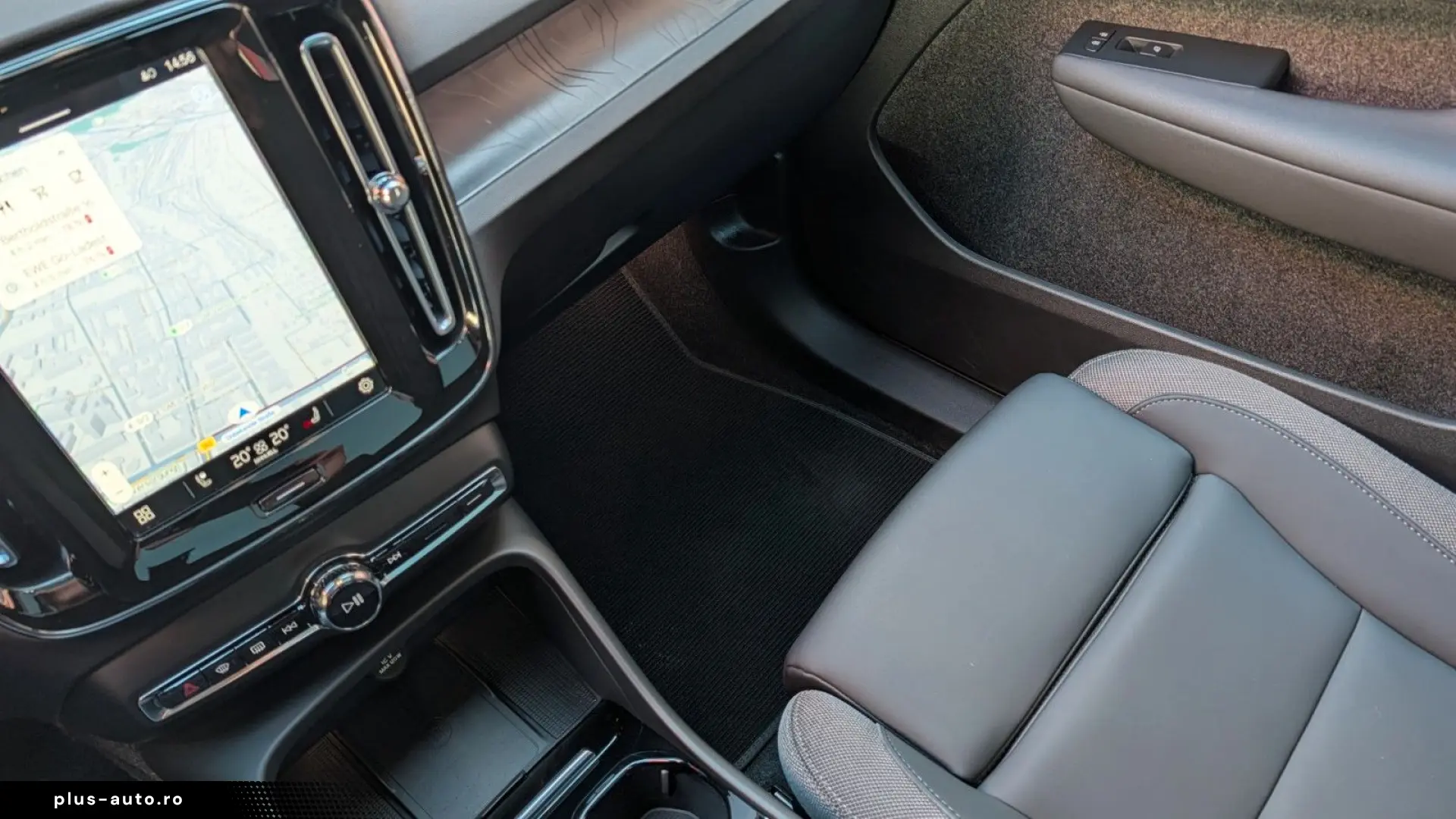 VOLVO C40