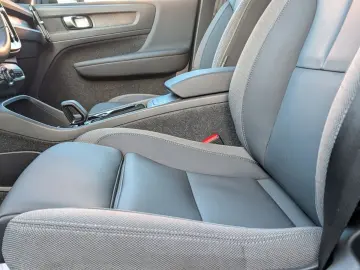 VOLVO C40