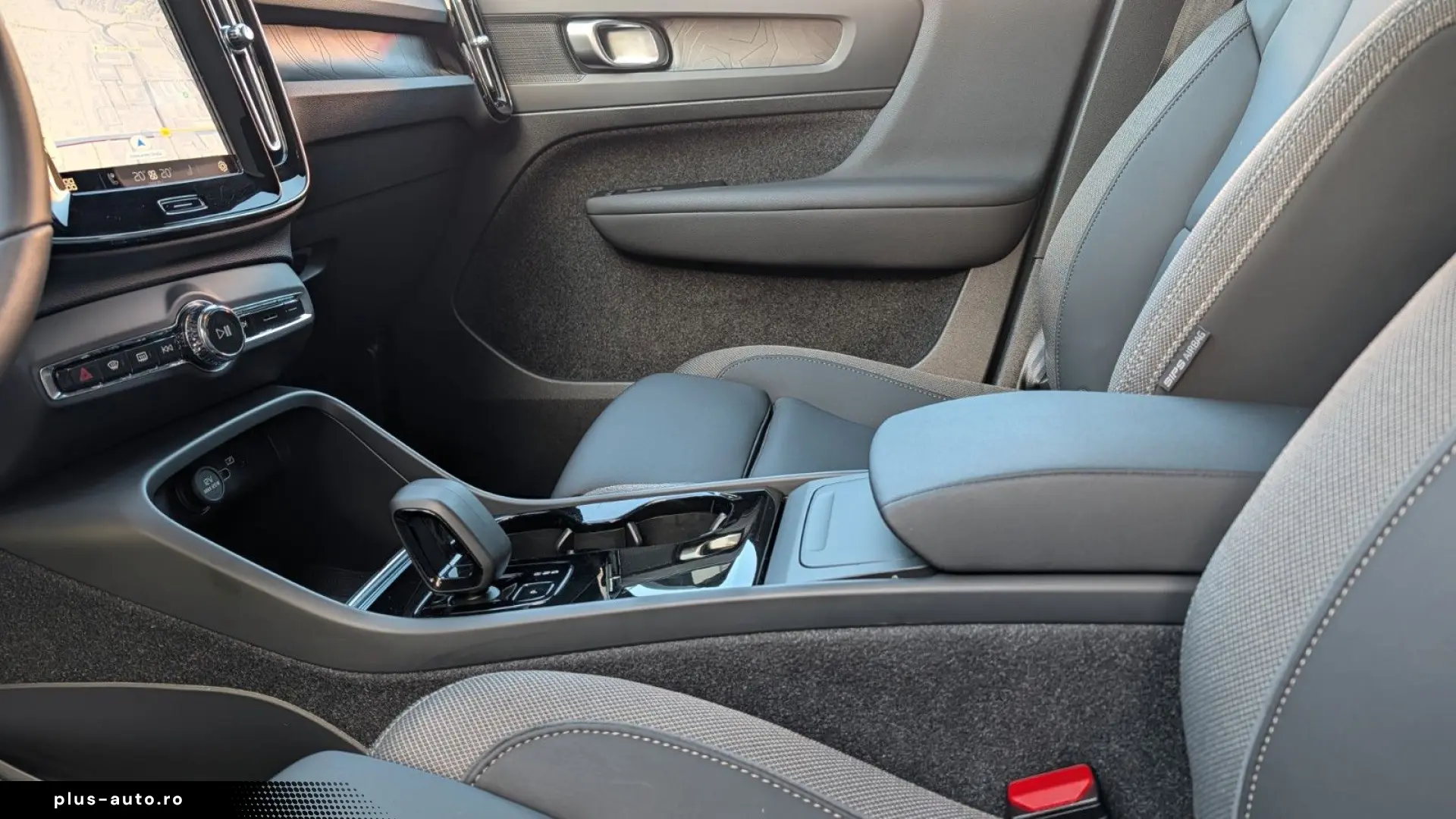 VOLVO C40