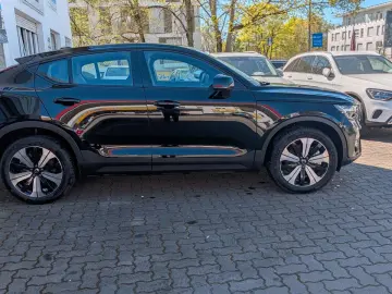 VOLVO C40